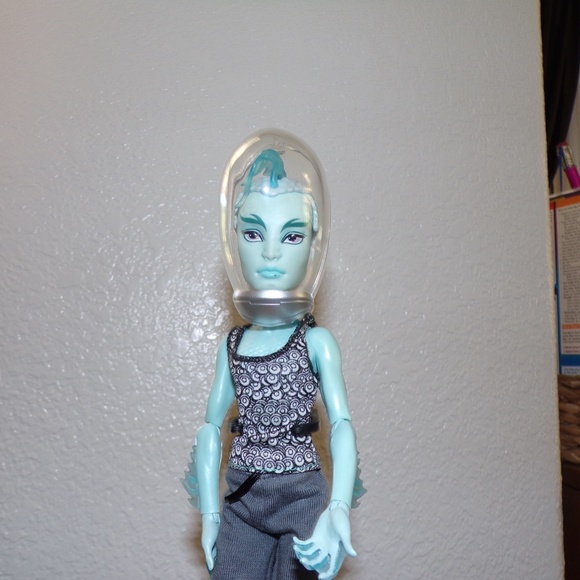 Monster High Gil Webber Dance Class Doll - Picture 2 of 3